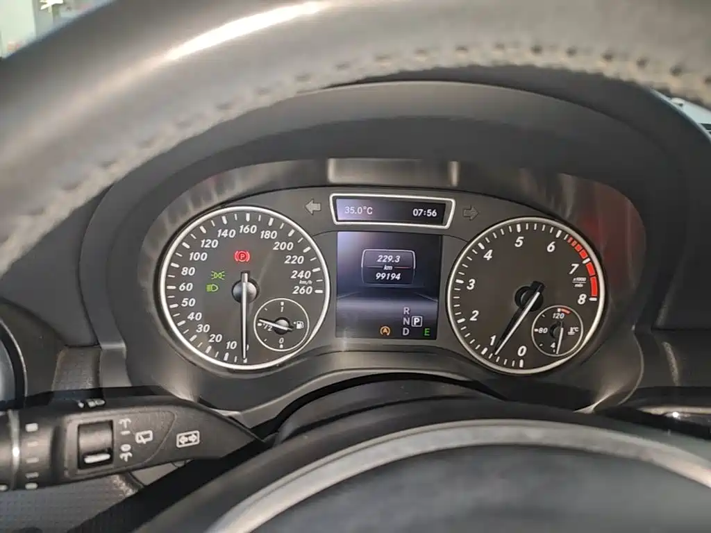 Mercedes-Benz A-Class 2015 — фото 12