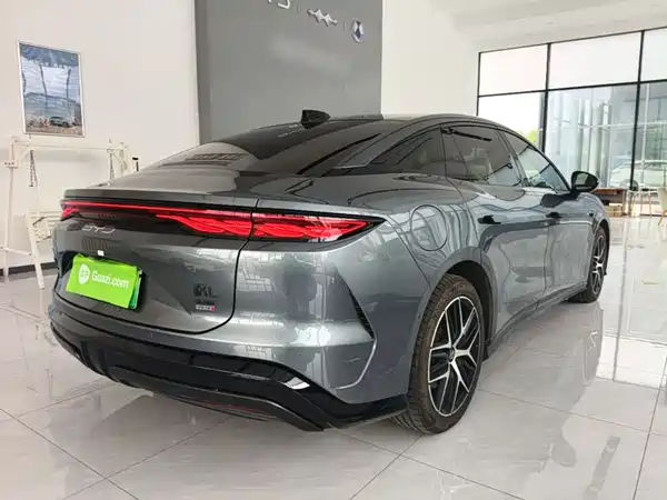 BYD Han L 2025