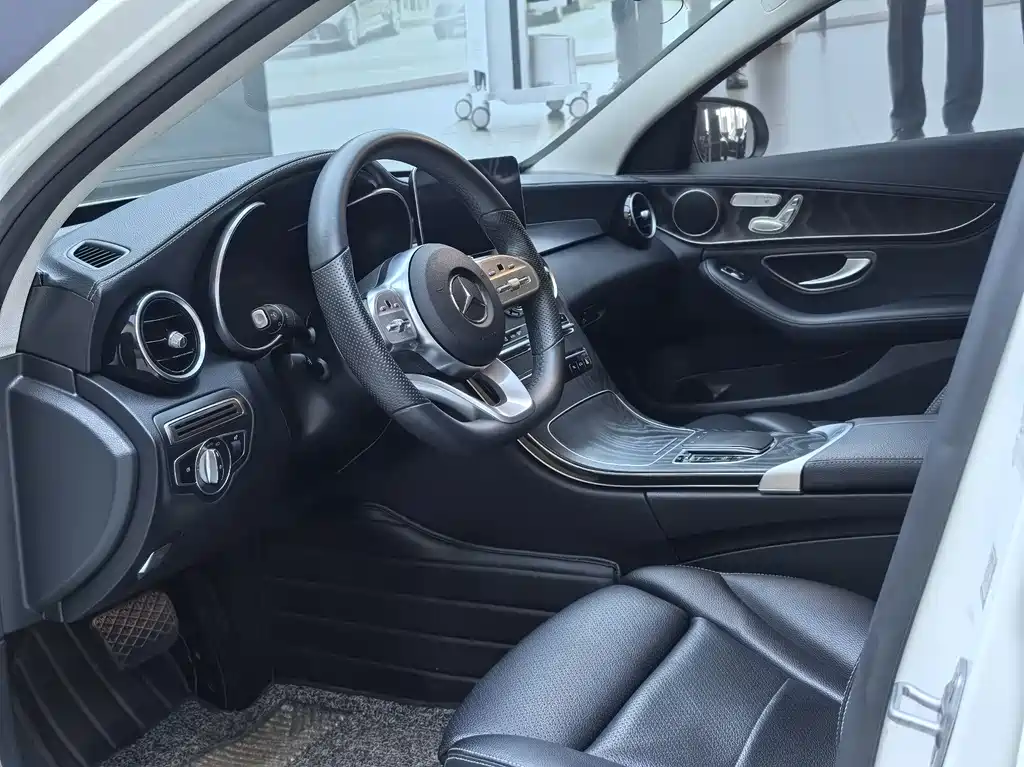 Mercedes-Benz C-Class 2020 — фото 34