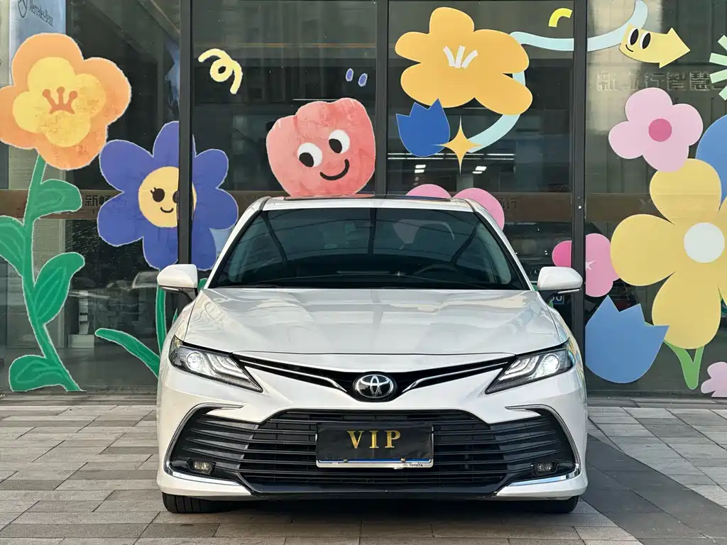 Toyota Camry 2022 — фото 3