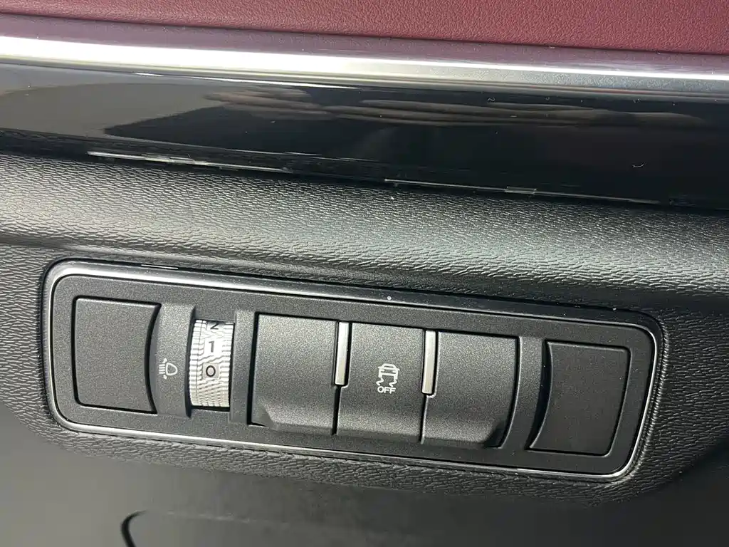 Jetour X70 PLUS 2023 — фото 15