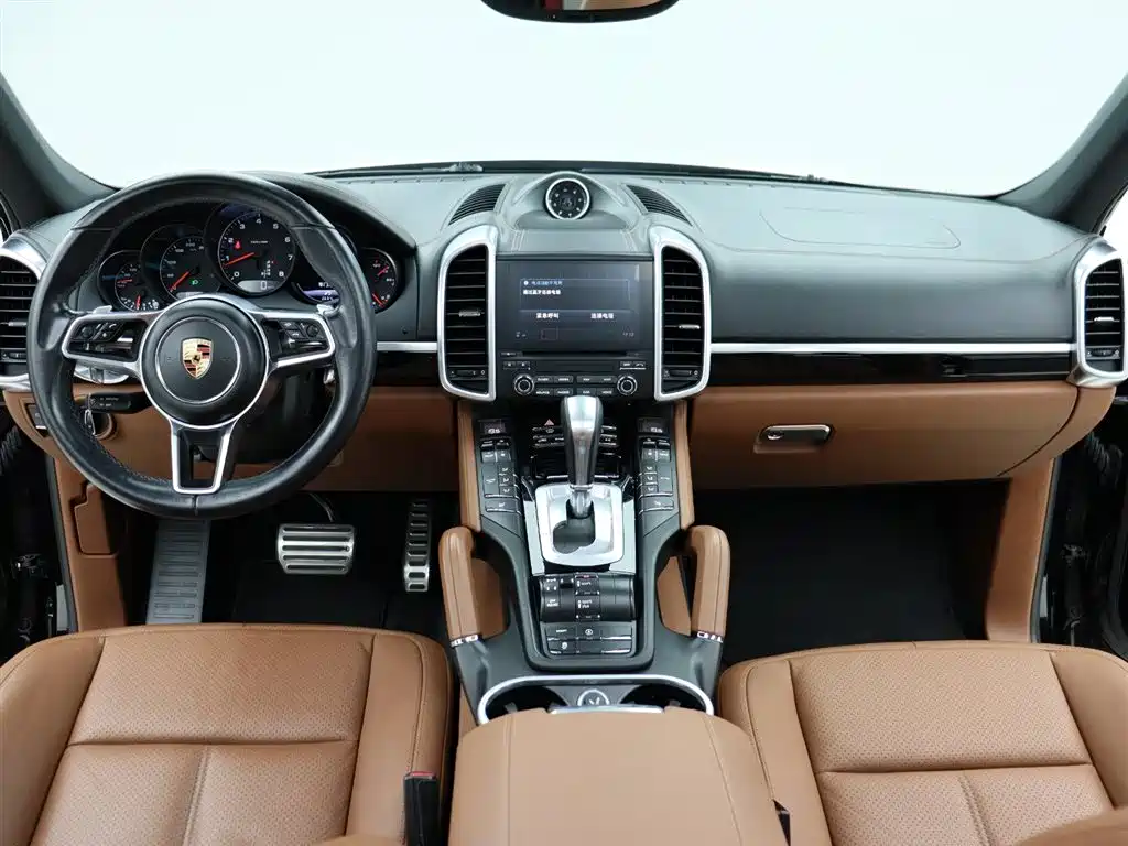 Porsche Cayenne 2016 — фото 13