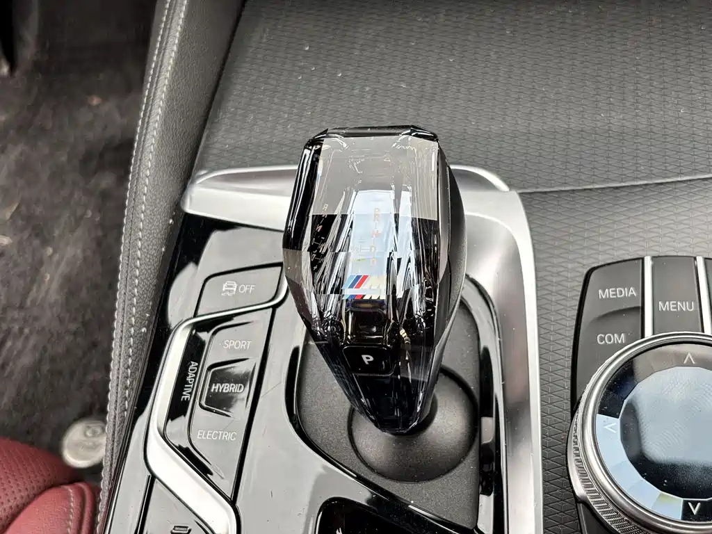 BMW 5 Series New Energy 2021 — фото 13