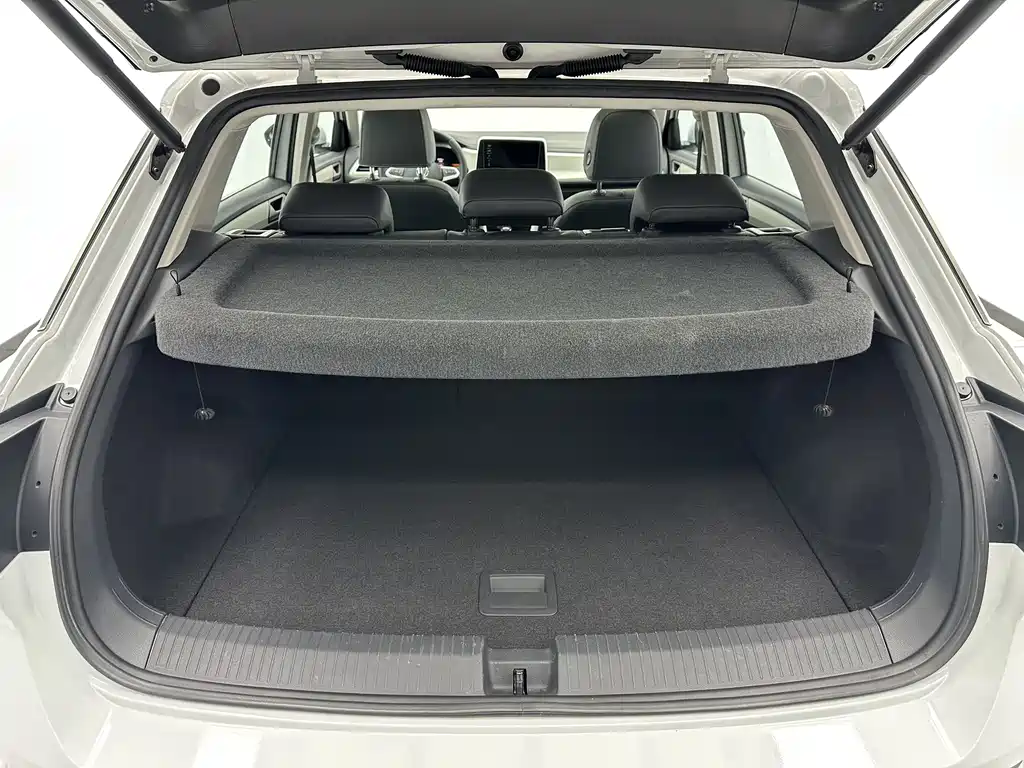 Volkswagen T-Roc 2023 — фото 18