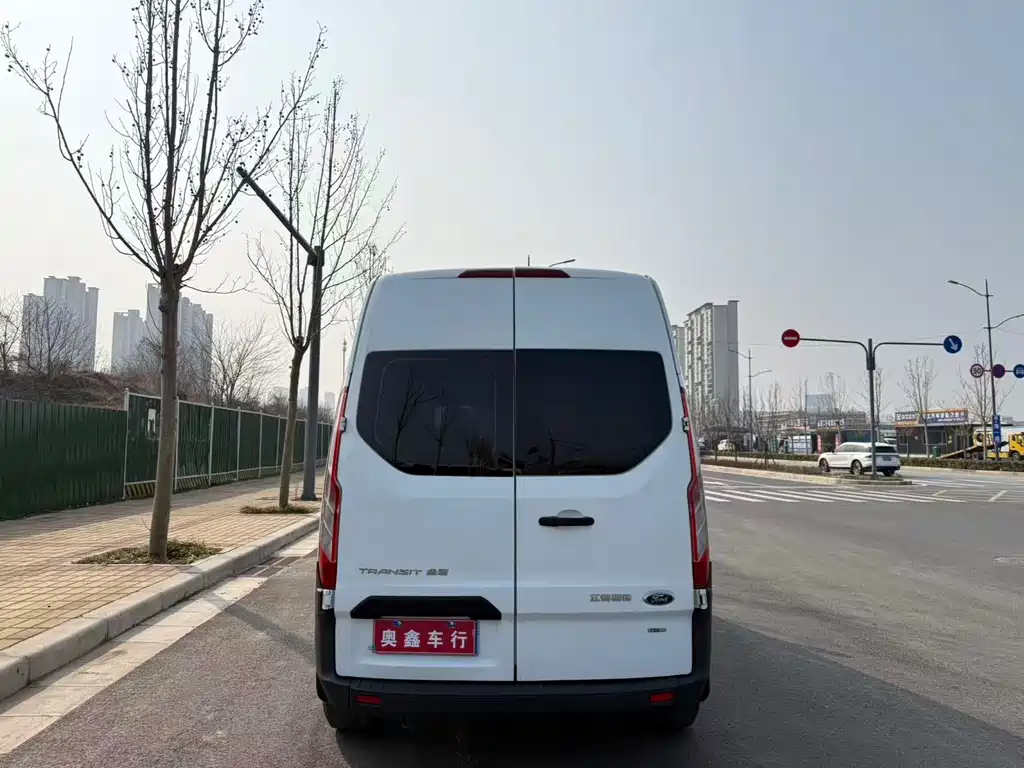 Ford Transit 2018 — фото 10