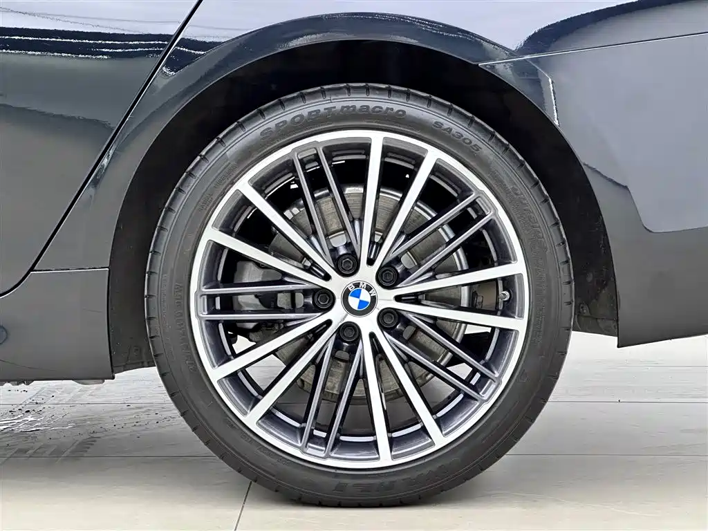 BMW 5 Series 2020 — фото 19