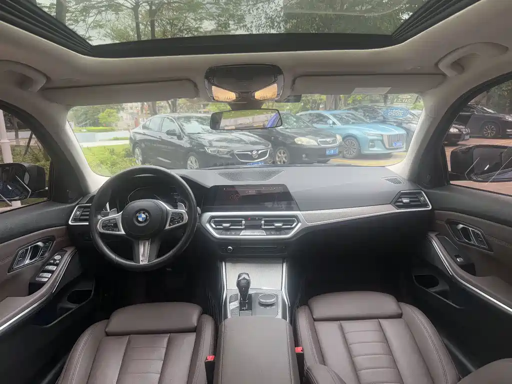 BMW 3 Series 2019 — фото 10