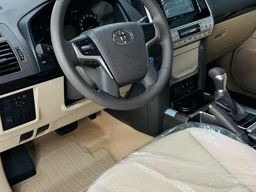 Toyota Prado — фото 14