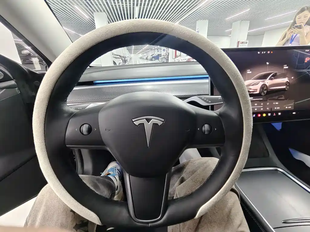 Tesla Model 3 2022 — фото 9