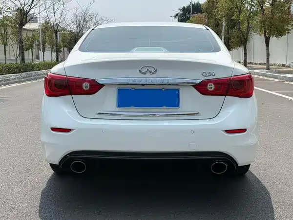 Infiniti Q50 2014