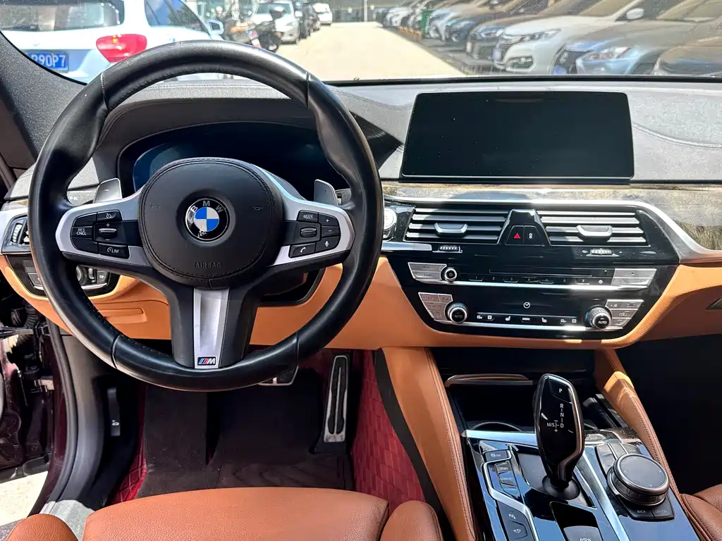 BMW 6 Series GT 2019 — фото 11