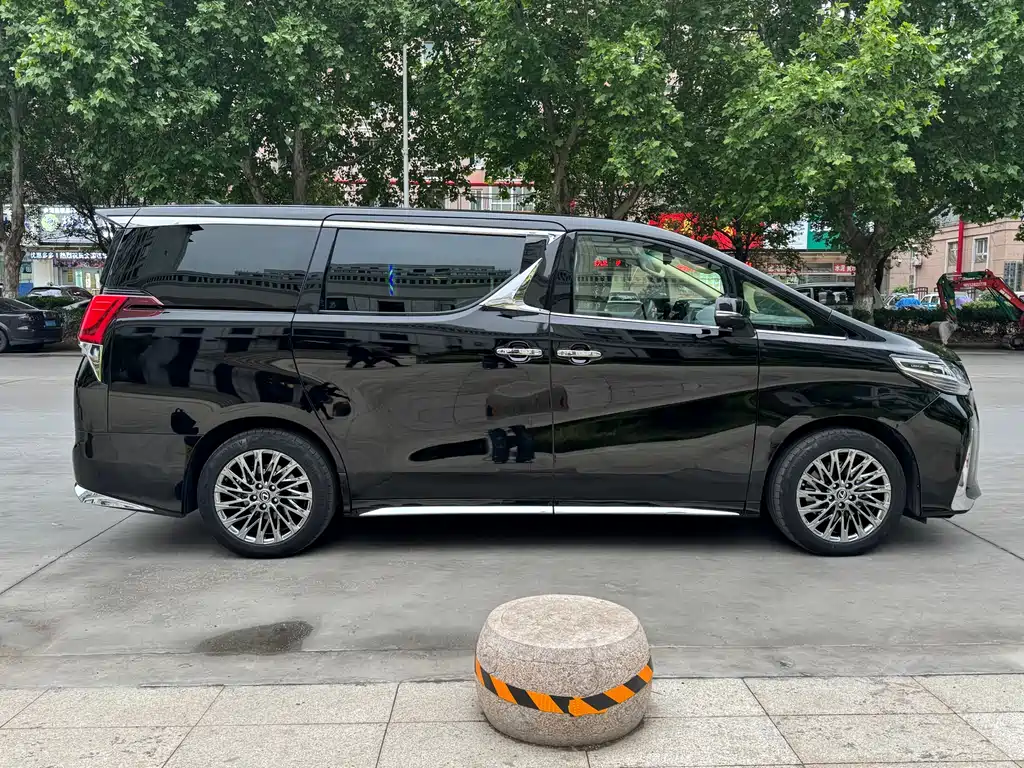 Toyota Vellfire 2023 — фото 4