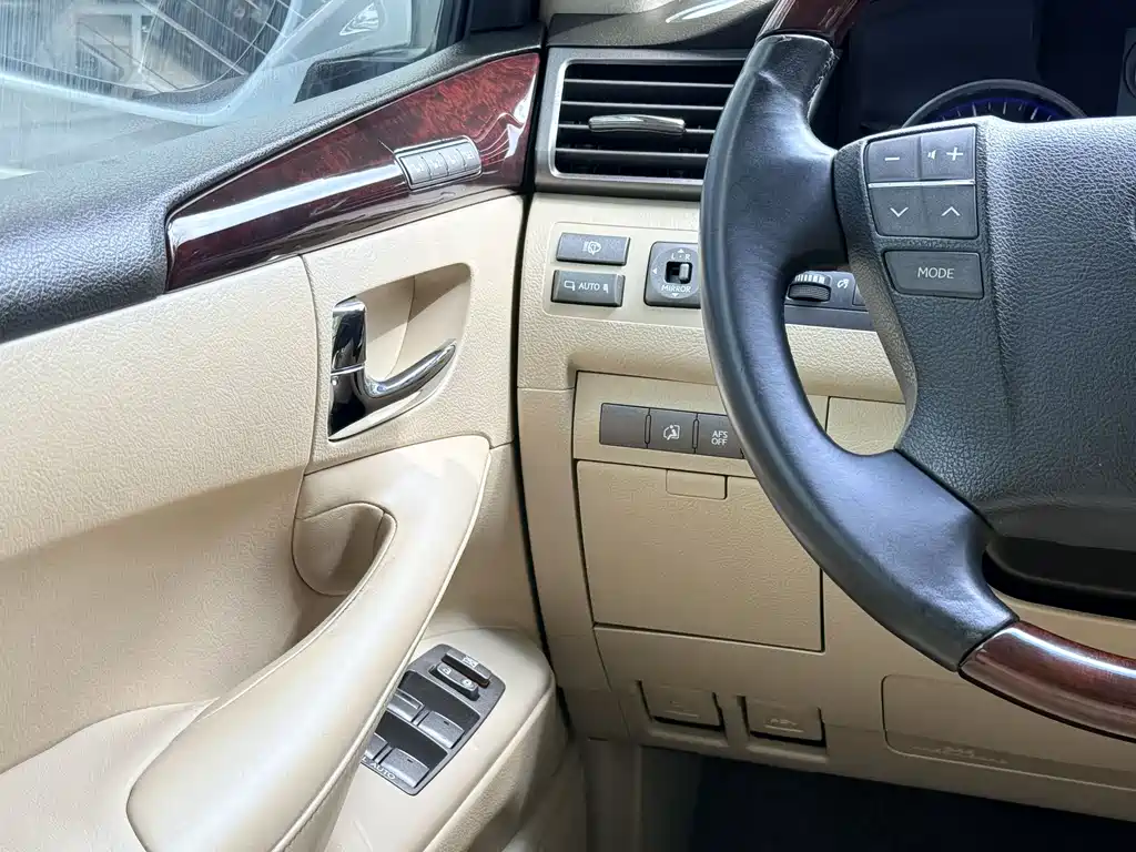 Lexus LX 2008 — фото 14