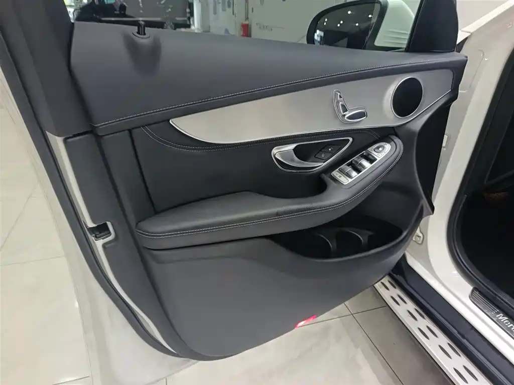 Mercedes-Benz GLC 2016 — фото 10