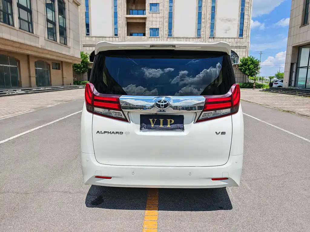 Toyota Alphard 2016 — фото 17