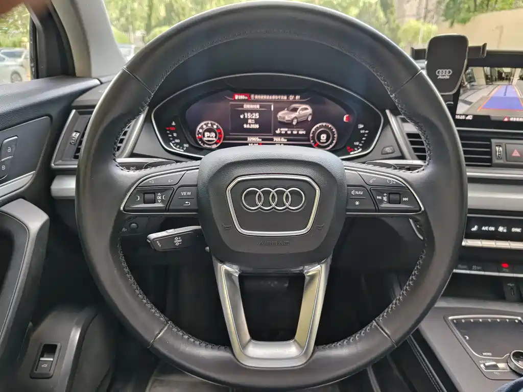 Audi Q5L 2019 — фото 19
