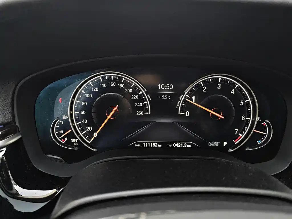 BMW 5 Series 2018 — фото 9