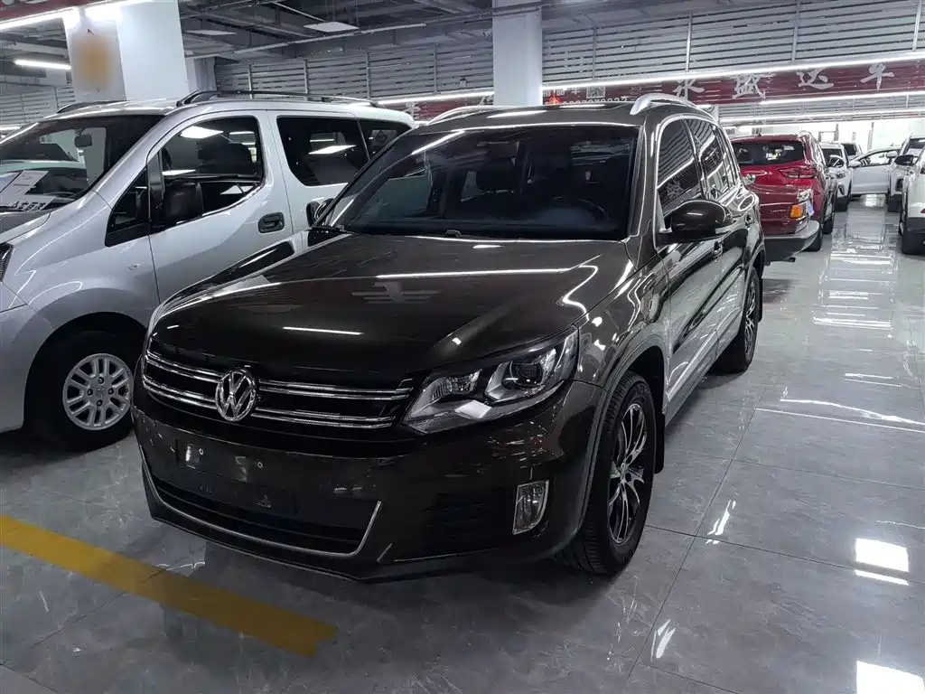 Volkswagen Tiguan 2014 — фото 1