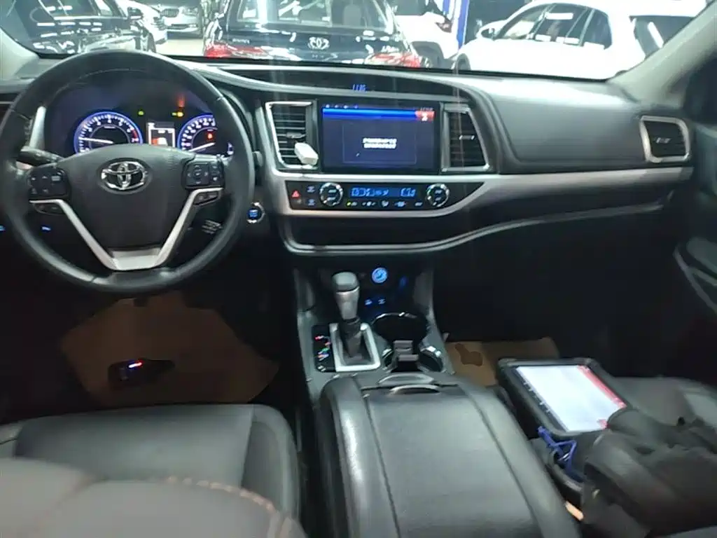 Toyota Highlander 2019 — фото 10