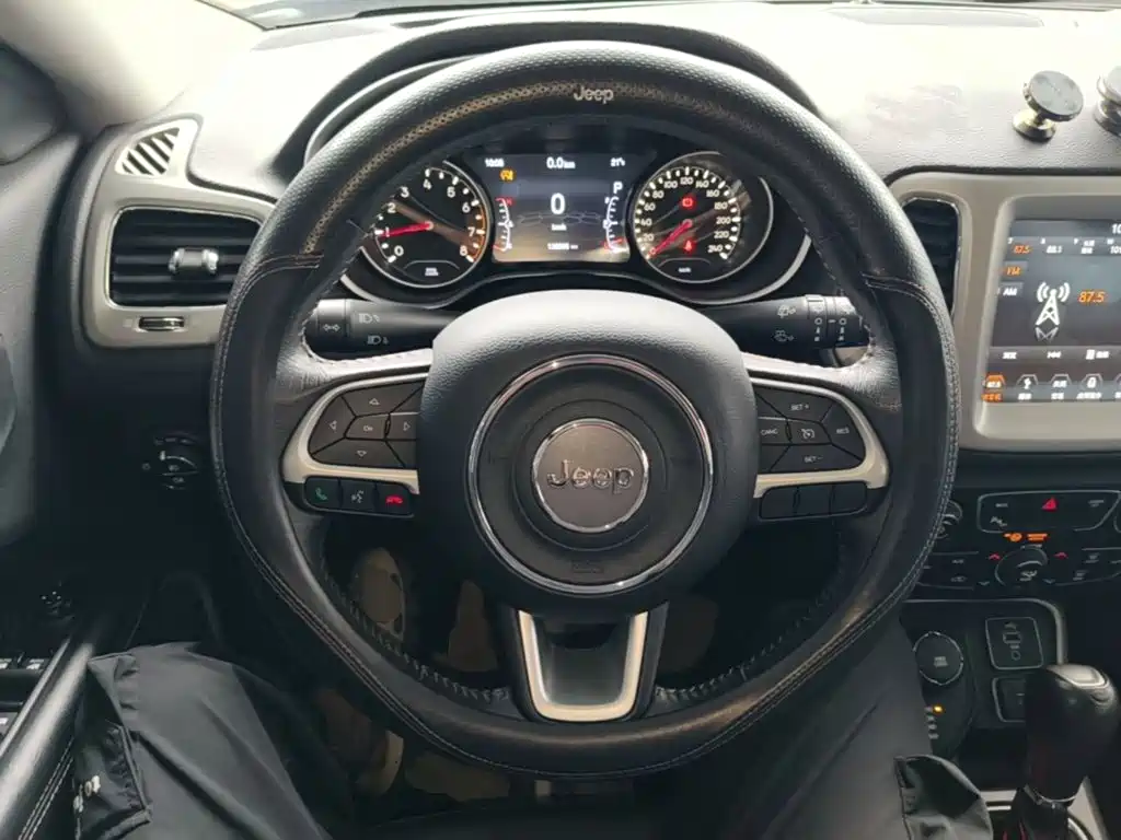 Jeep Compass 2019 — фото 11
