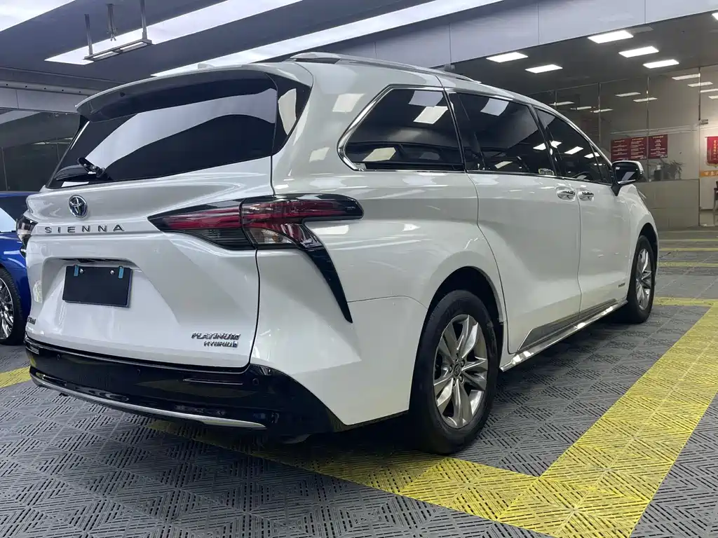 Toyota Sienna 2022 — фото 27