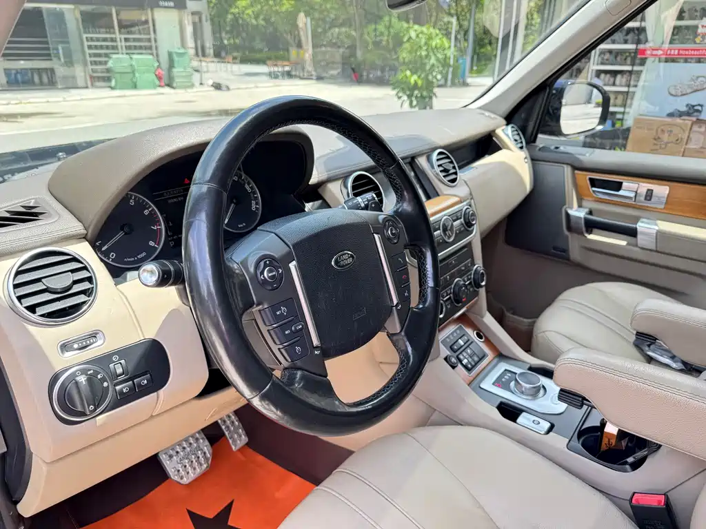 Land Rover Discovery 2014 — фото 20