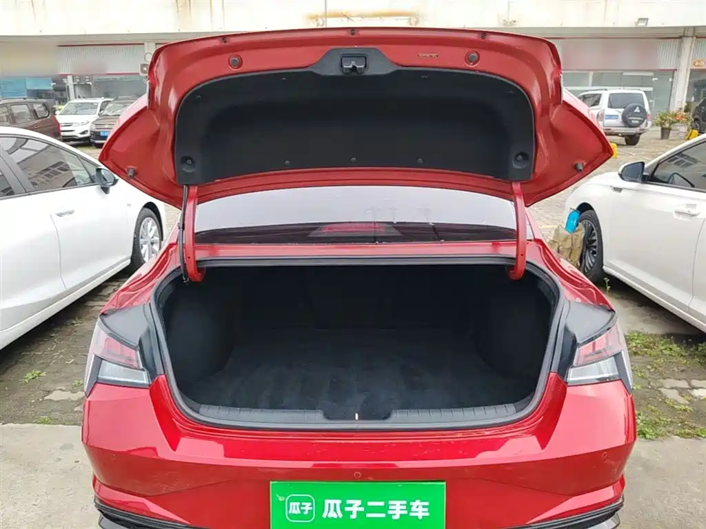 Hyundai Elantra 2022 — фото 19