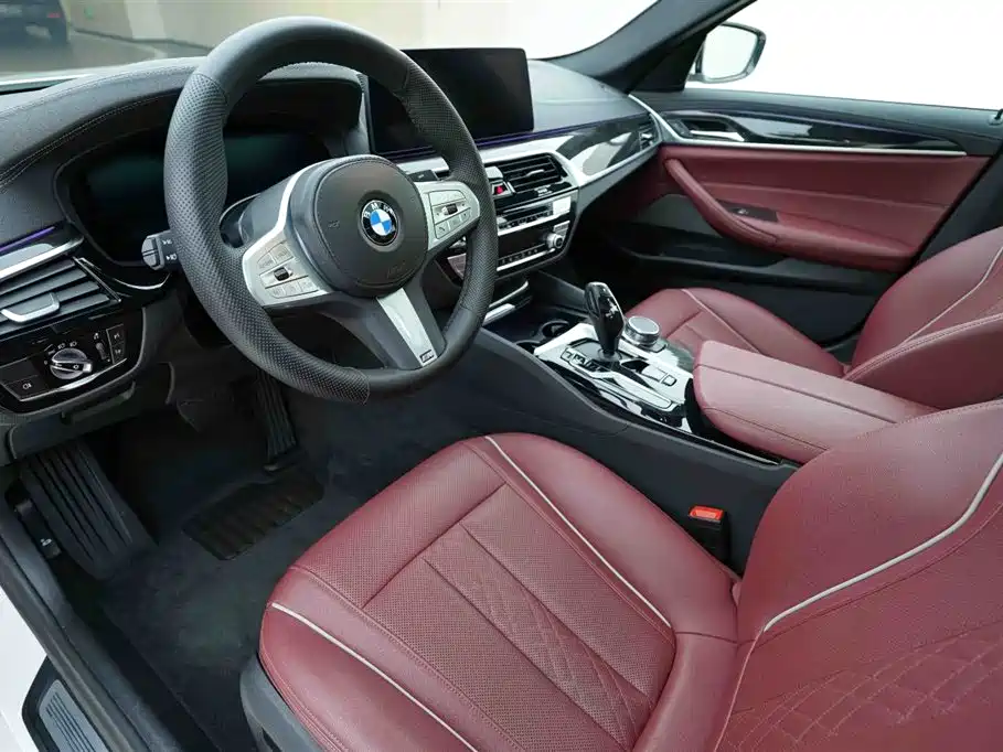BMW 5 Series 2024 — фото 10