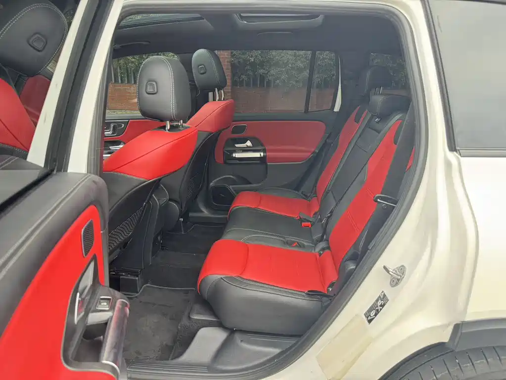 Mercedes-Benz GLB AMG 2022 — фото 4