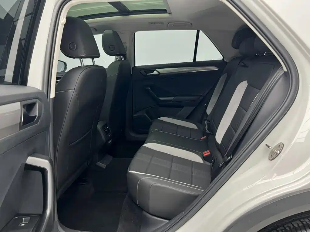 Volkswagen T-Roc 2022 — фото 10