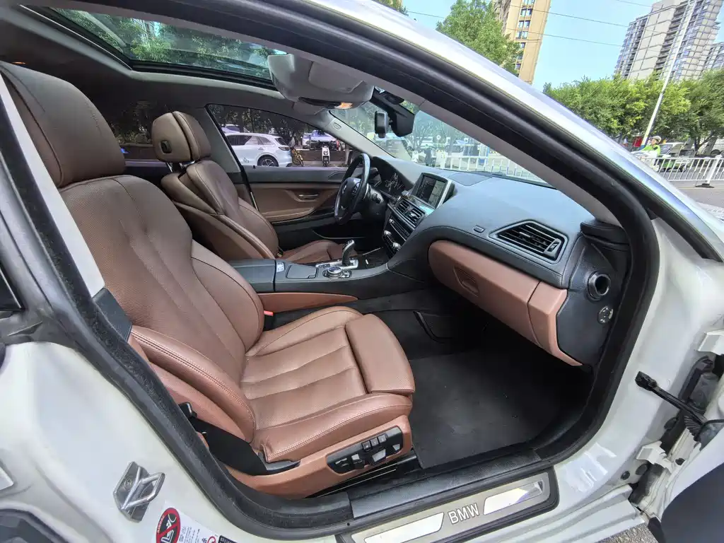 BMW 6 Series 2014 — фото 11