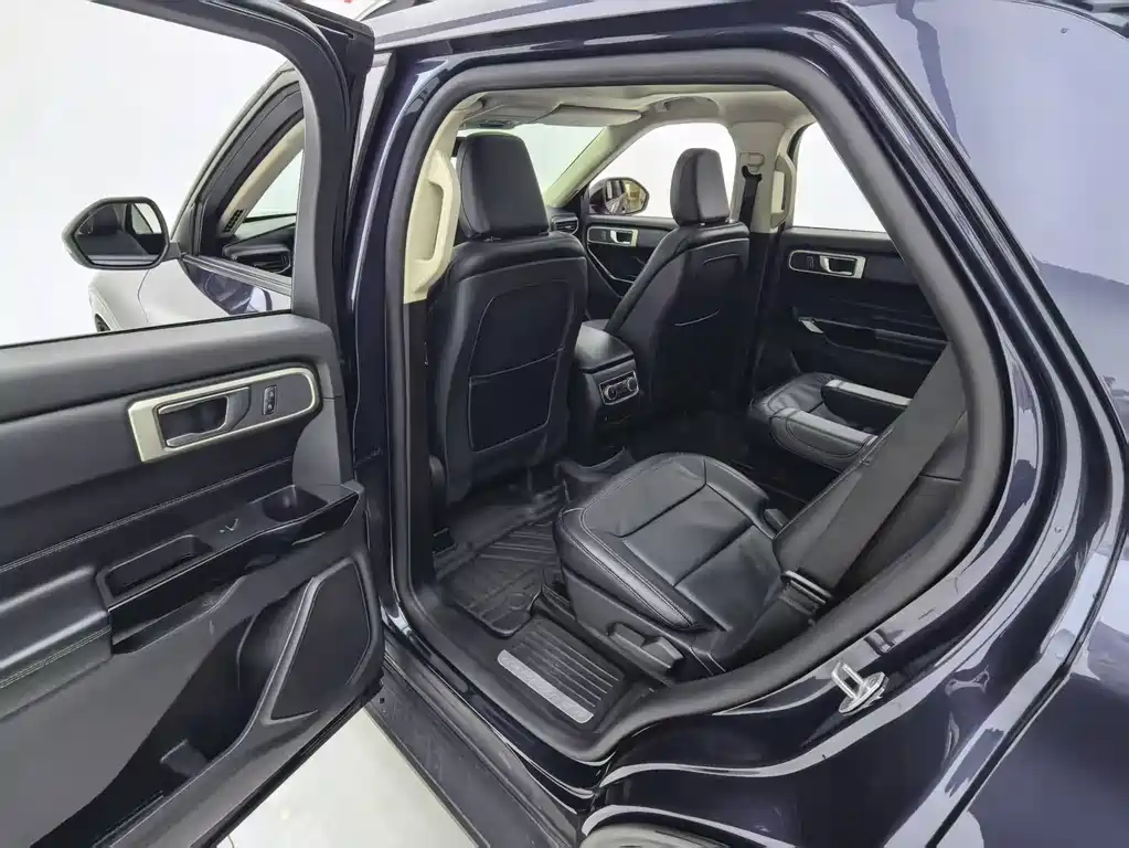 Ford Explorer 2022 — фото 15