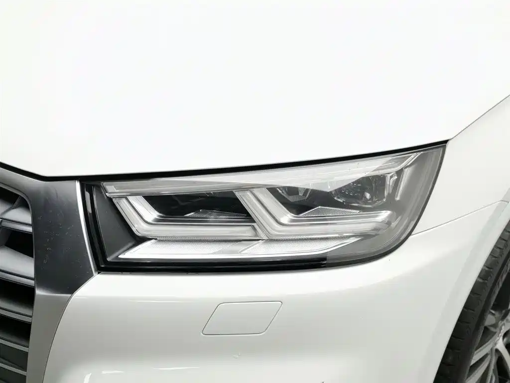 Audi Q5L 2020 — фото 7
