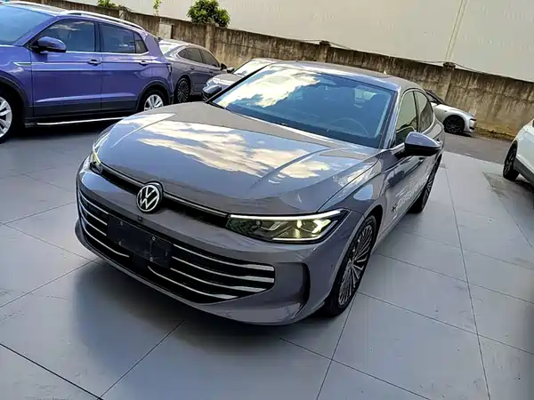 Volkswagen Passat 2024