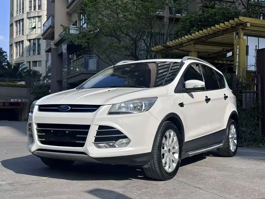 Ford Kuga 2015 — фото 3