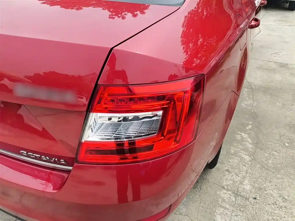Skoda Octavia 2015 — фото 8