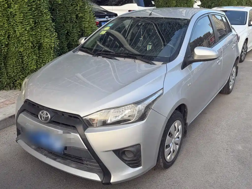 Toyota Yaris L 2014 — фото 25