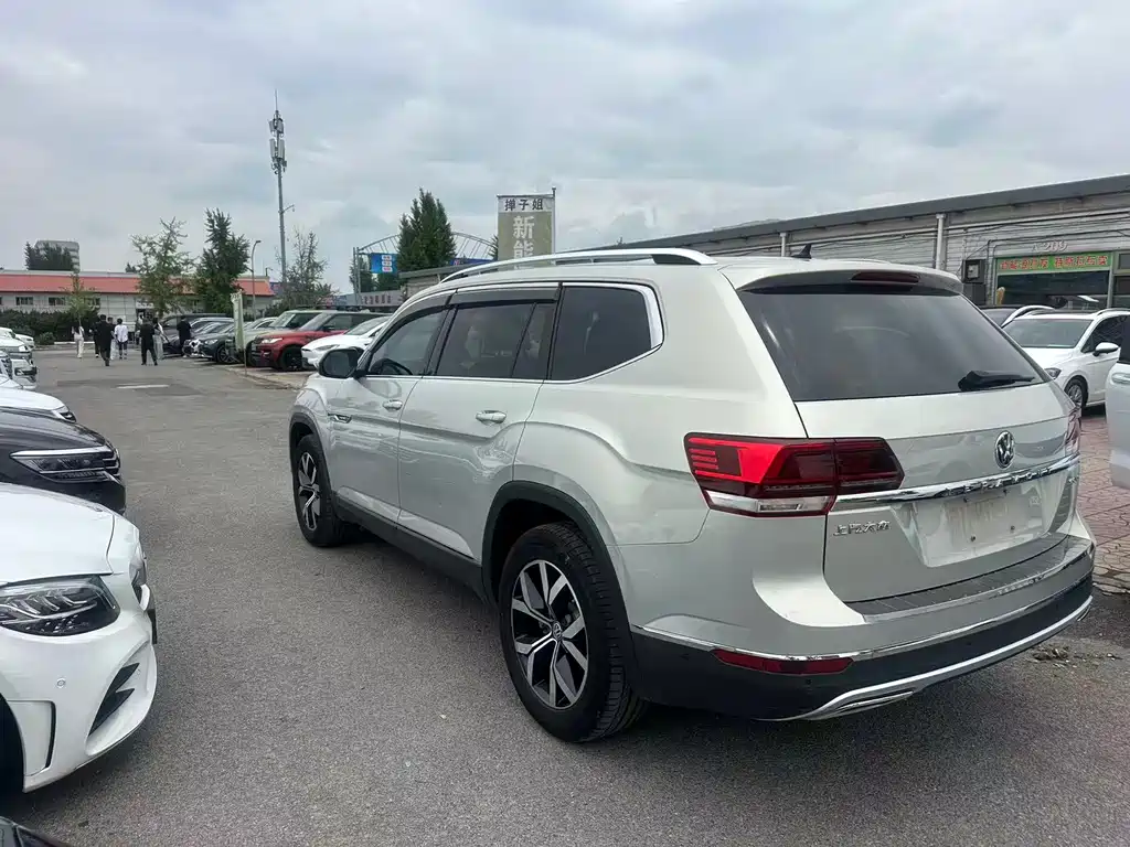 Volkswagen Teramont 2018 — фото 11