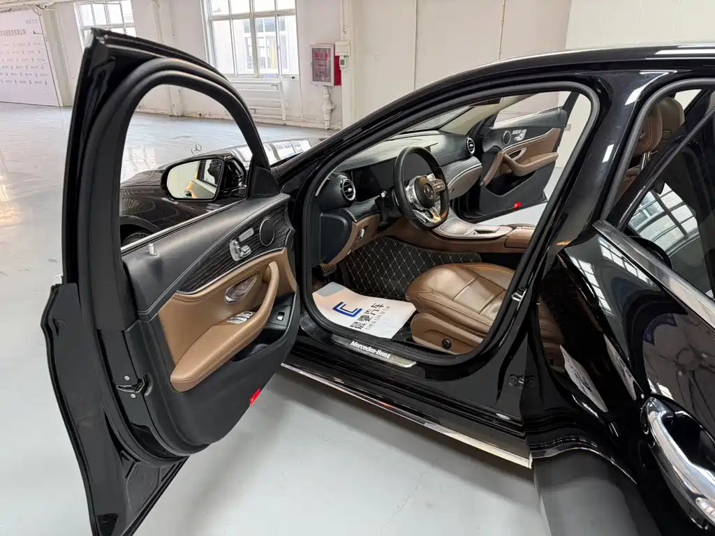 Mercedes-Benz E-Class 2019 — фото 11
