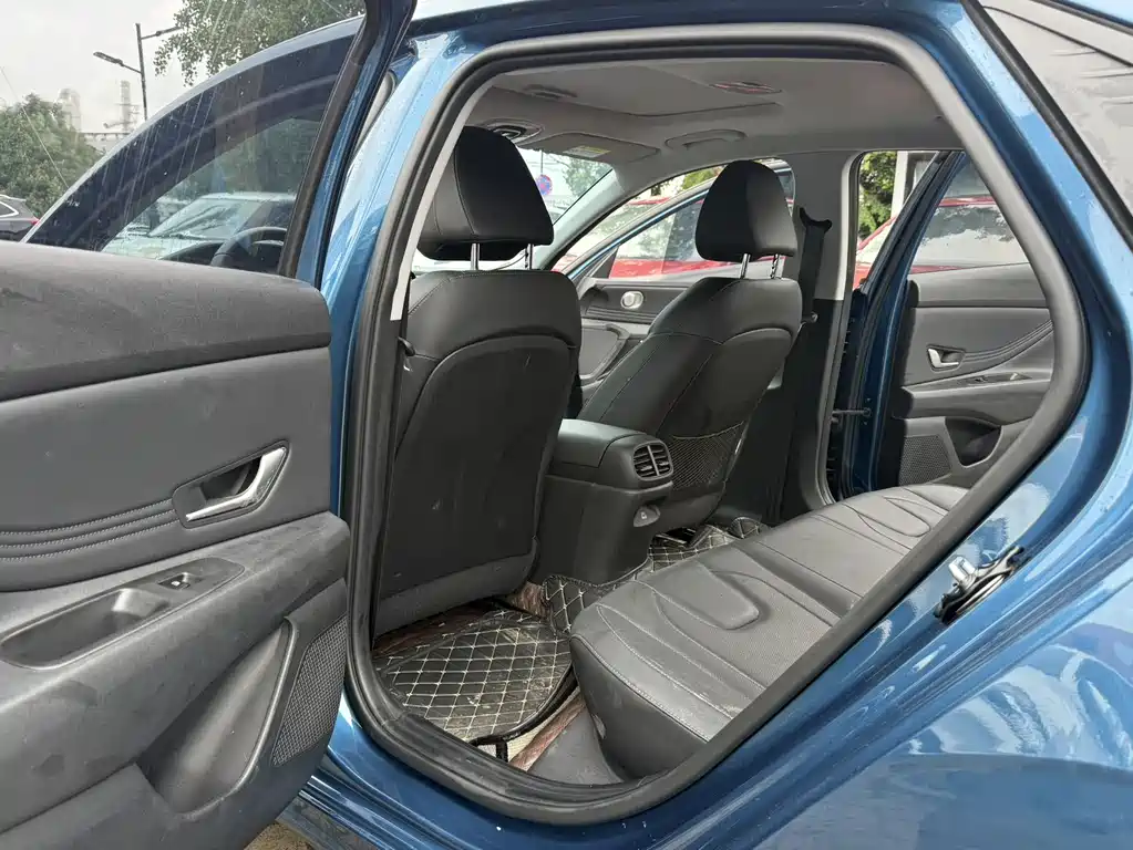 Hyundai Elantra 2023