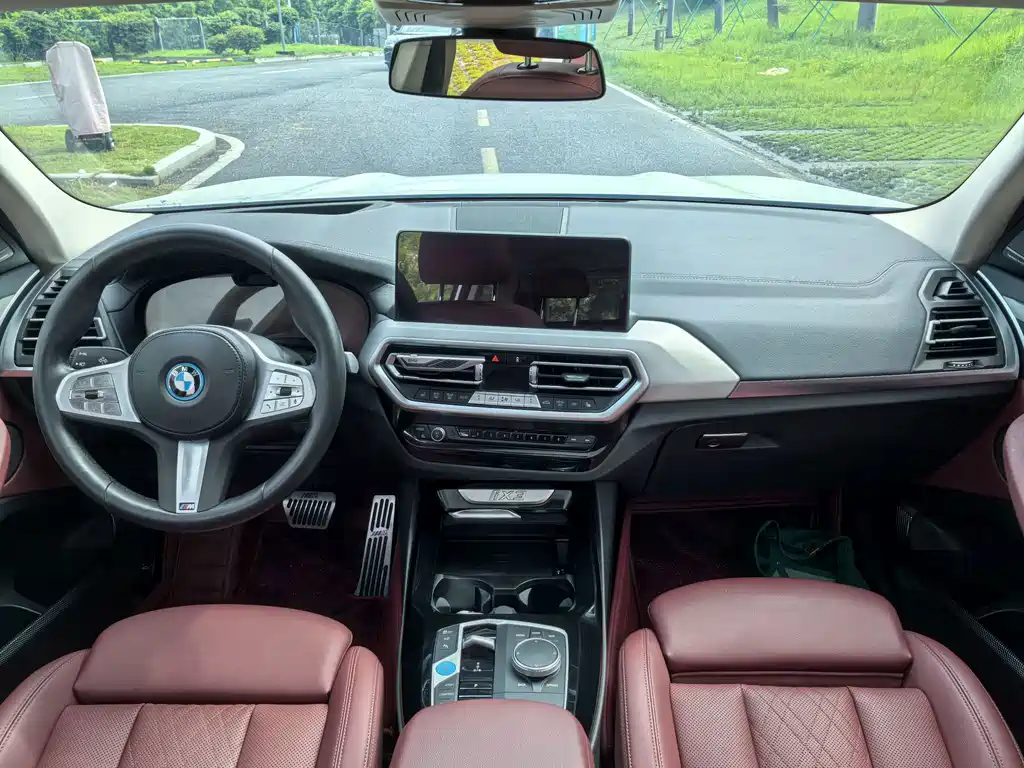BMW iX3 2024 — фото 12