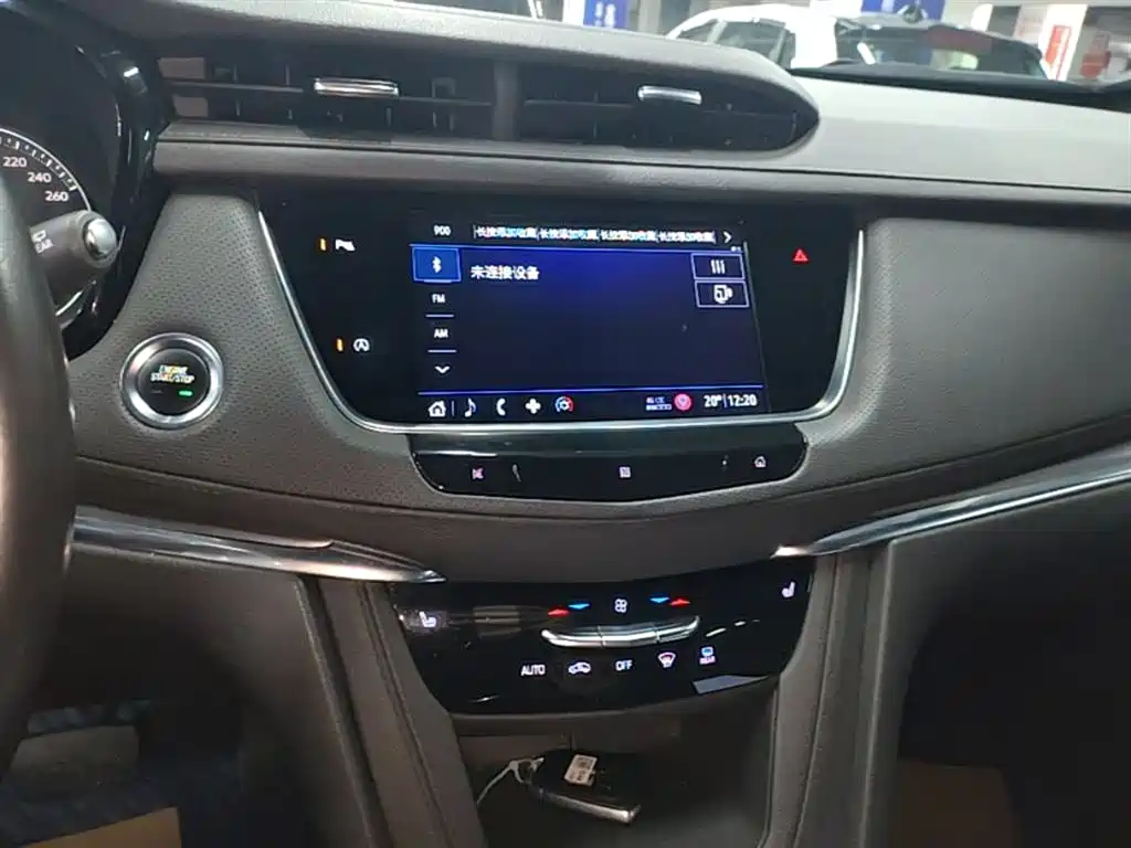 Cadillac XT5 2020 — фото 13