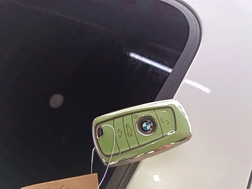 BMW 3 Series 2019 — фото 9