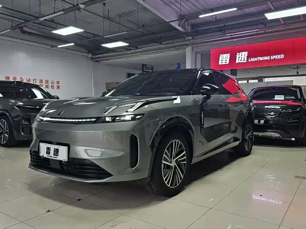 Lynk & Co 08 EM-P 2024