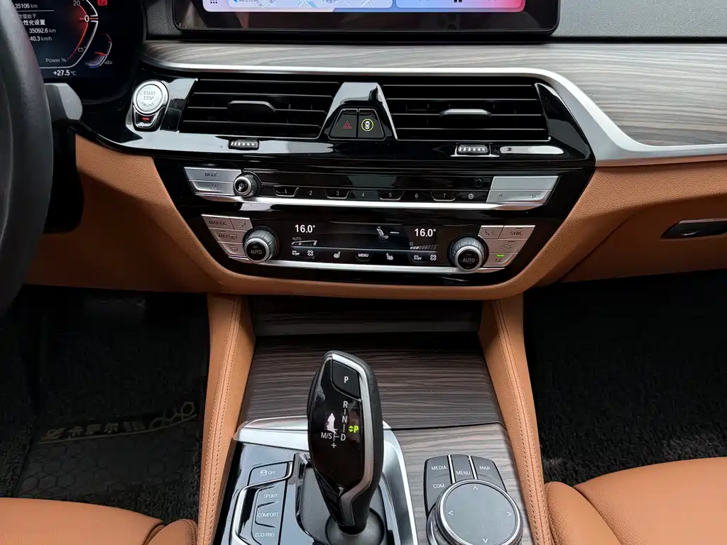 BMW 6 Series GT 2024 — фото 12