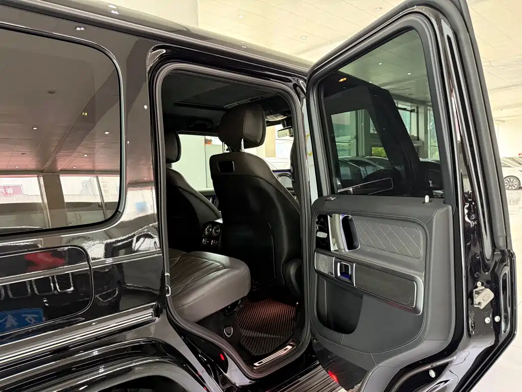 Mercedes-Benz G-Class 2023 — фото 13