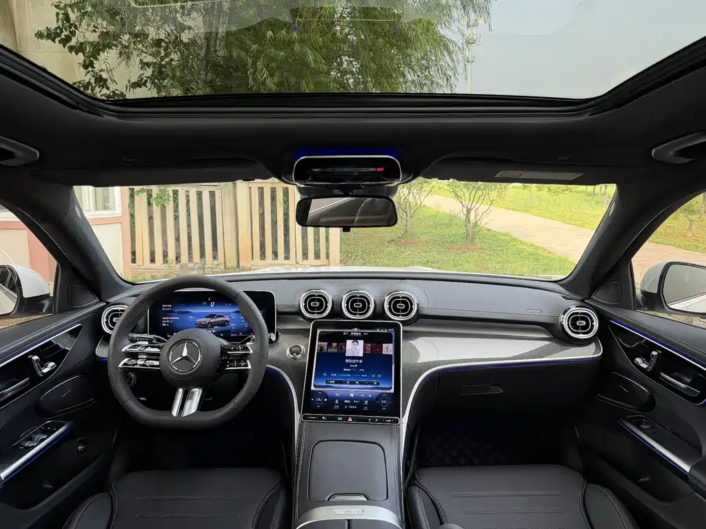 Mercedes-Benz C-Class 2024