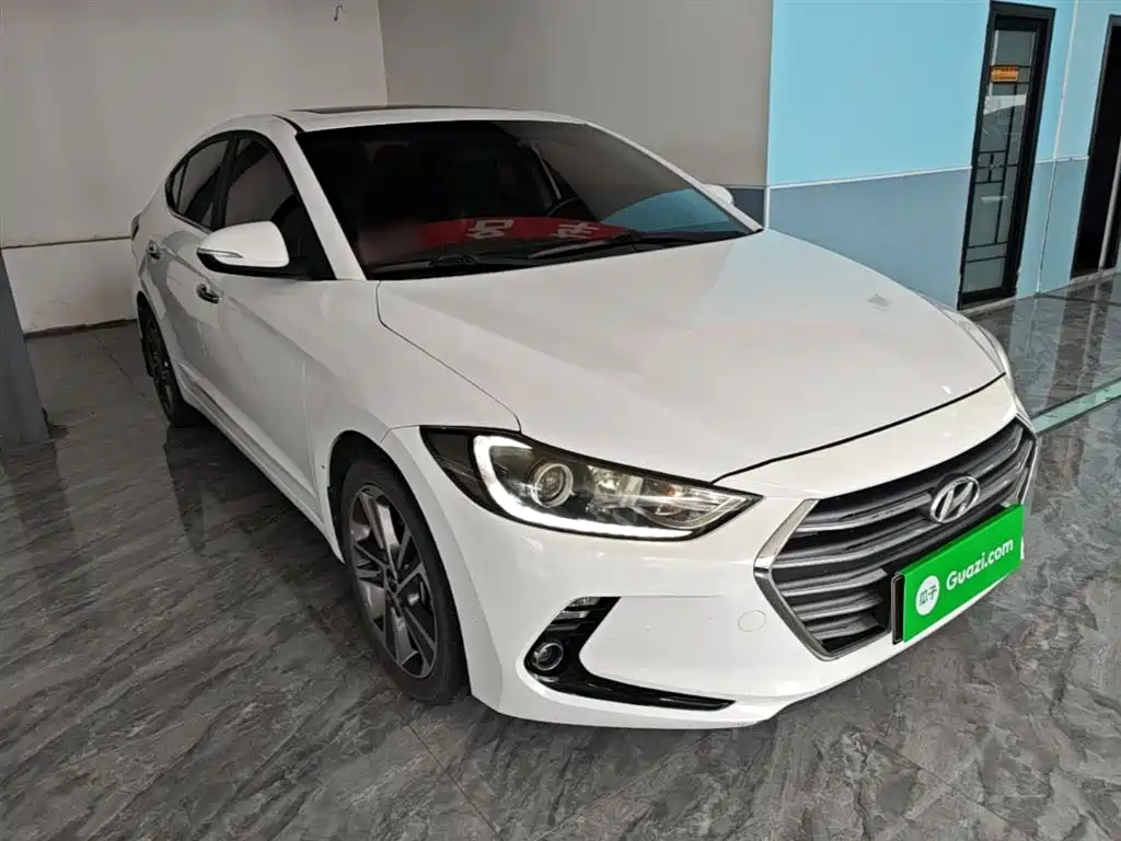 Hyundai Elantra 2018 — фото 4