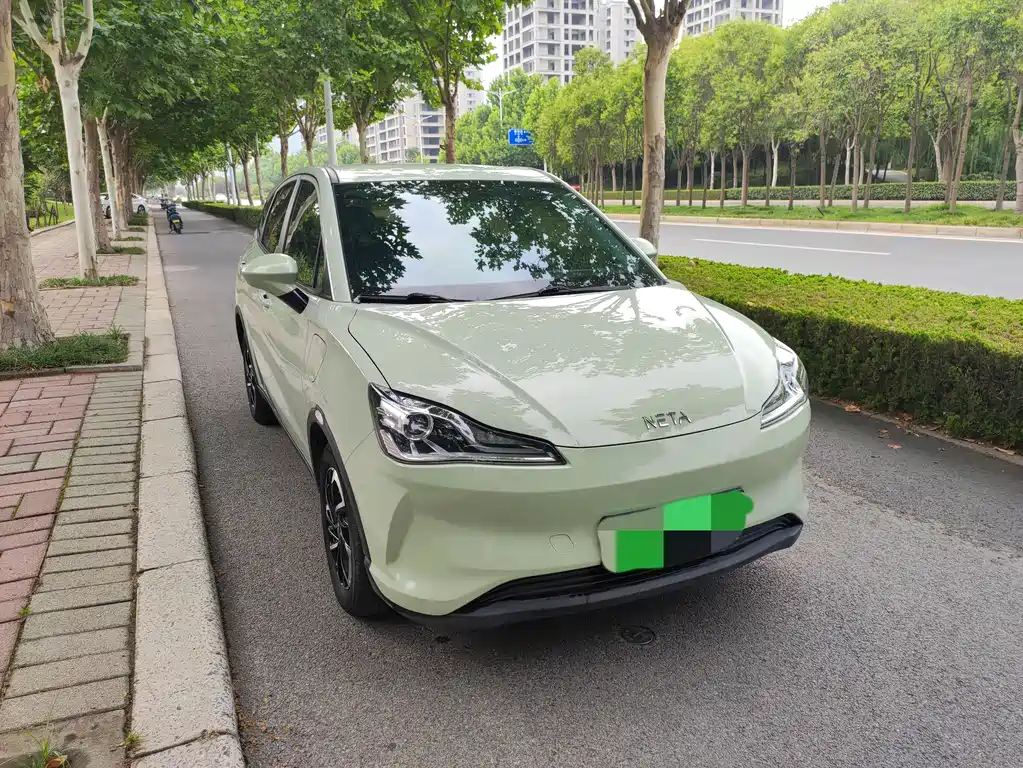 Neta V 2022
