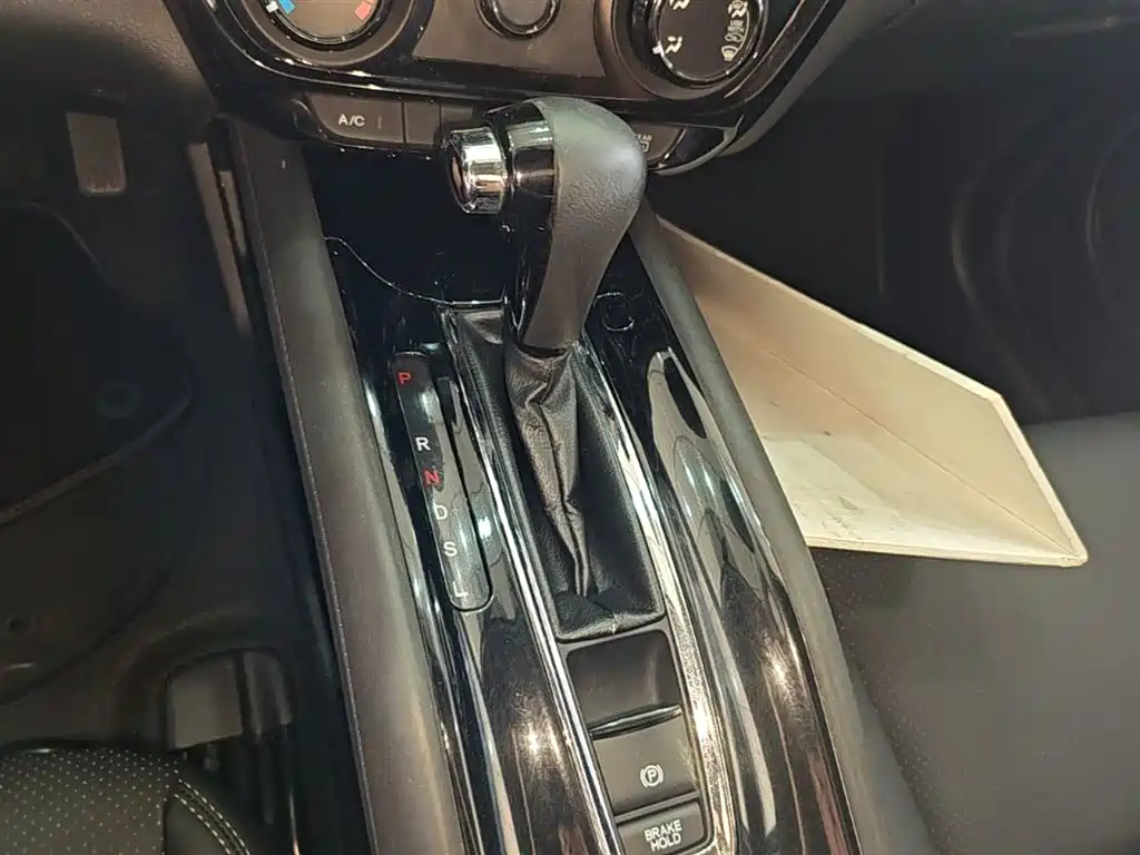 Honda Vezel 2017 — фото 14